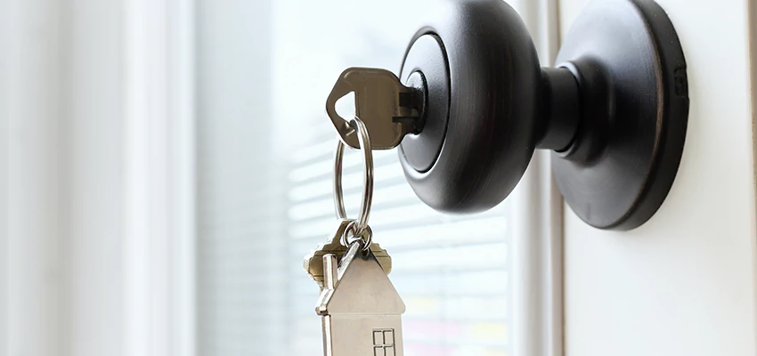 Bifold Door Knob Replacement in Rubidoux, California